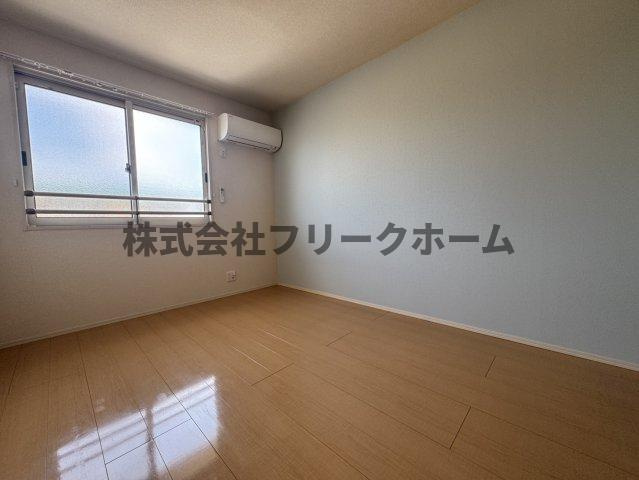 小金井市東町３丁目のアパートの居間・リビング