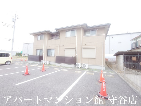 シャルメ・ドミールＡの外観