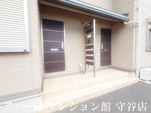 シャルメ・ドミールＡのエントランス