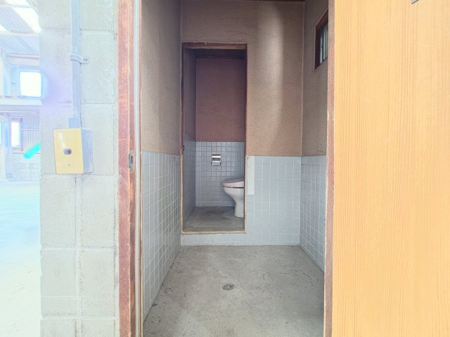 瑞浪市寺河戸町倉庫のトイレ