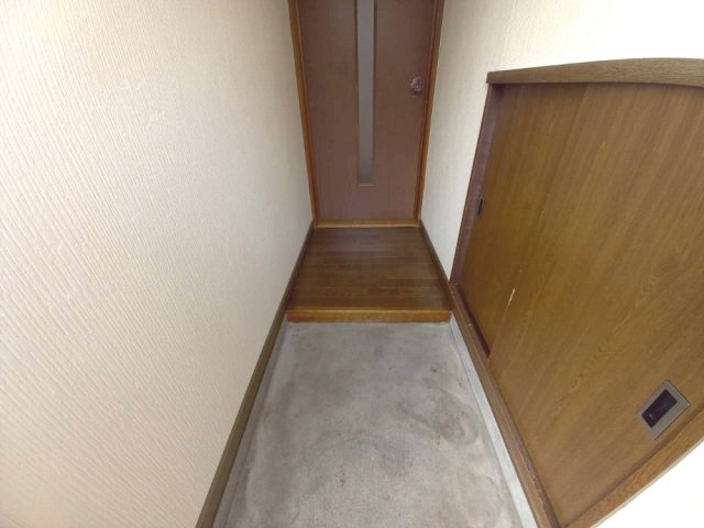 マルニハイツの玄関
