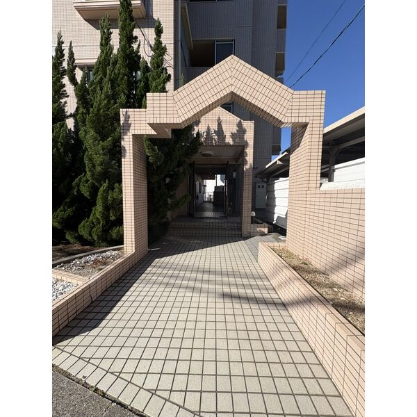 シャインビルのエントランス