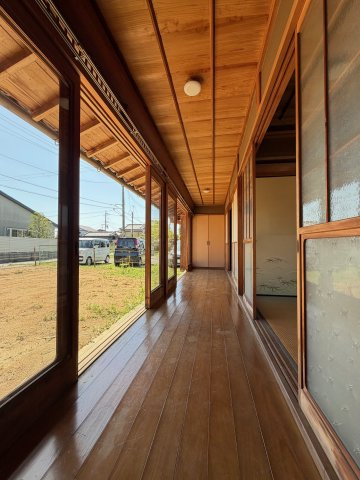 五條市二見４丁目　中古戸建の内装|外と中をやさしくつなぐ心地よい空間♪
