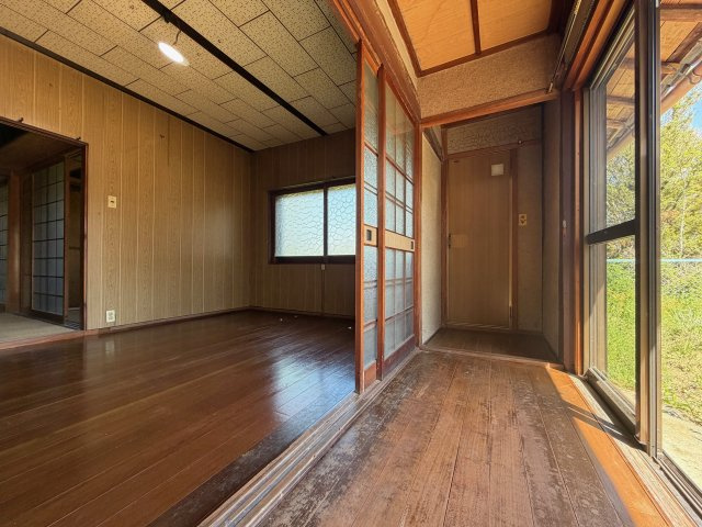 五條市二見４丁目　中古戸建の内装|離れの廊下♪奥にお手洗いがあります♪
