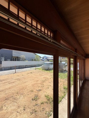 五條市二見４丁目　中古戸建の内装|立派な丸太柱!(^^)!