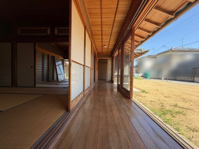 五條市二見４丁目　中古戸建の内装|お庭とつながる開放的な空間!(^^)!