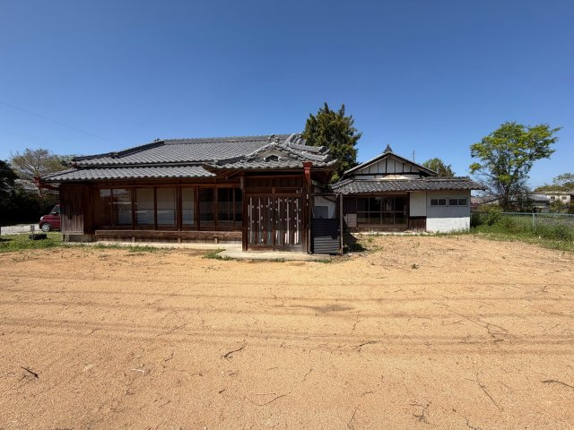 五條市二見４丁目　中古戸建の外観|＼土地176坪以上♪平屋の古民家♪駐車広々♪家庭菜園も楽しめるゆとりの暮らし／
