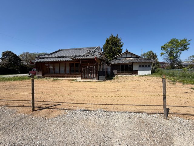 五條市二見４丁目　中古戸建の外観|★広いお庭で家庭菜園やガーデニング、お子様の外遊びやペットとの時間、BBQなど楽しみは無限大(^^)