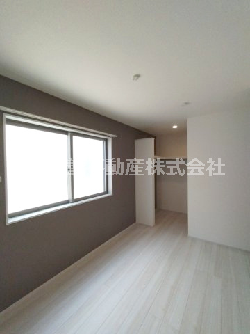 ６６８９１　岐阜市西川手新築戸建の洋室