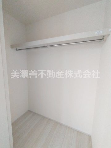 ６６８９２　岐阜市西川手新築戸建の収納