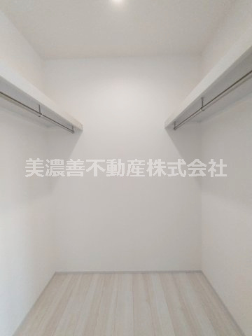 ６６８９２　岐阜市西川手新築戸建の収納