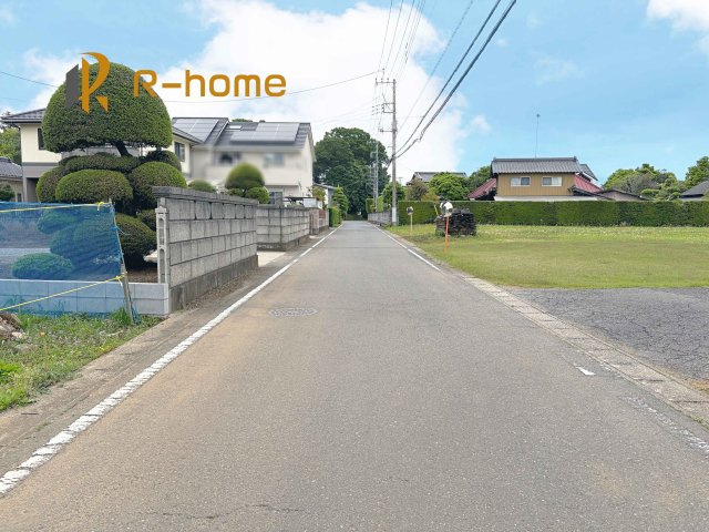 つくば市前野2期　新築戸建て　1号棟の前面道路含む現地写真|『今から見たい！』大歓迎です♪
お気軽にＲ－ｈomeまでお問い合わせください。