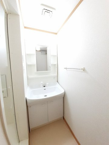 グラン　ベルジュ　Ｂの洗面所|コンパクトで使いやすい洗面所