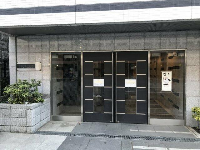 メインステージ千代田岩本町コモデのエントランス| 