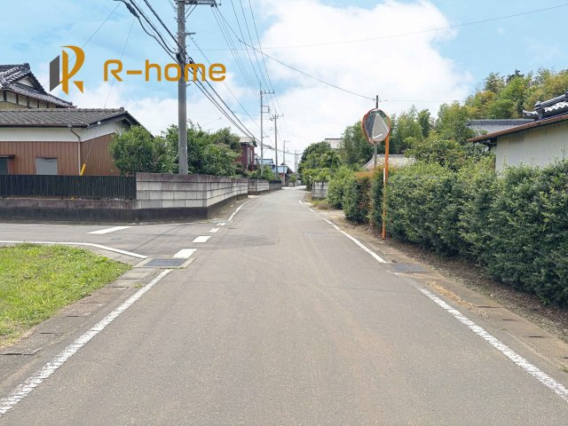つくば市前野2期　新築戸建て　2号棟の前面道路含む現地写真|堂々！建物完成♪実際のお部屋をご見学可能です♪
ご見学が一番の資料！お気軽にお問い合わせ下さい♪