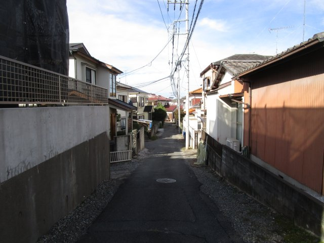 東松山市加美町　土地45坪の前面道路含む現地写真
