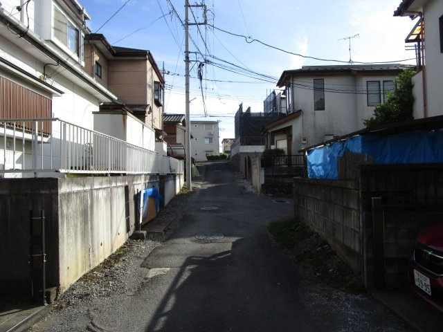 東松山市加美町　土地45坪の前面道路含む現地写真