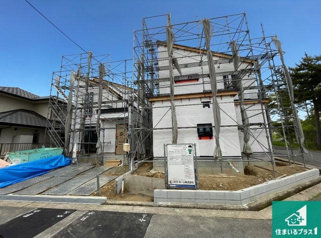 神戸市北区東有野台　新築一戸建ての外観|周辺は落ち着いた街並みの住宅地！子育てがしやすい住環境です！まだ未完成ですが、現地でしかわからない事もございます。是非一度ご覧ください。
