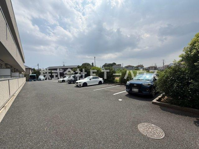フォレストパークの駐車場