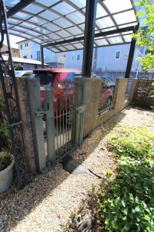 本郷町９３６戸建のエントランス