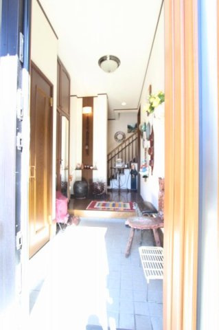 本郷町９３６戸建の玄関