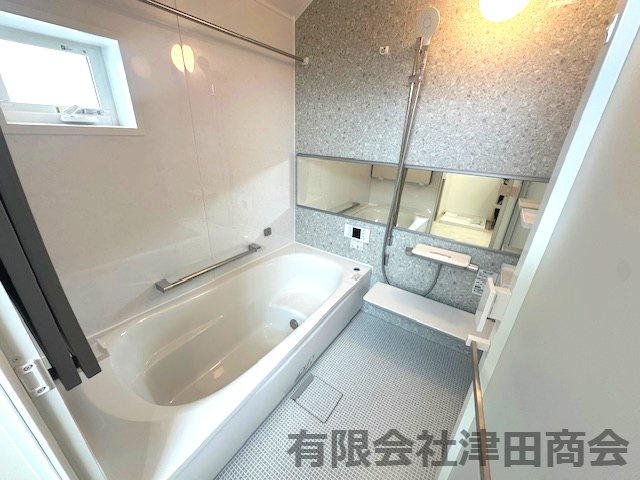 テラコッタ溢れる優しい暮らし　～神奈川区六角橋新築戸建て～の浴室|コンパクトで使いやすいお風呂です