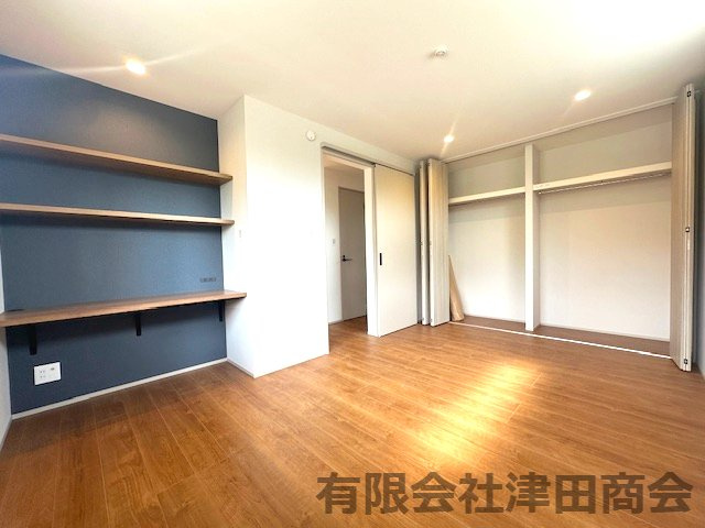 テラコッタ溢れる優しい暮らし　～神奈川区六角橋新築戸建て～の洋室|広々とした洋室です