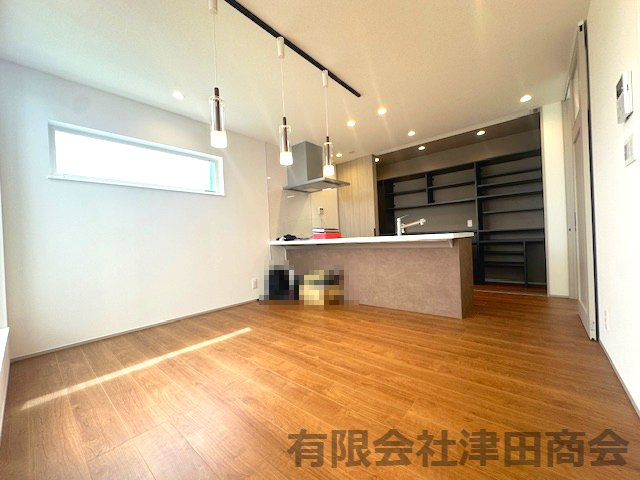 テラコッタ溢れる優しい暮らし　～神奈川区六角橋新築戸建て～の居間・リビング|ゆったり過ごせる居間です