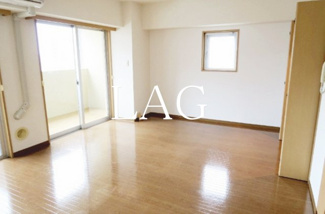 【居間・リビング】 | ジェネラスパレス | 洋室のお部屋です。