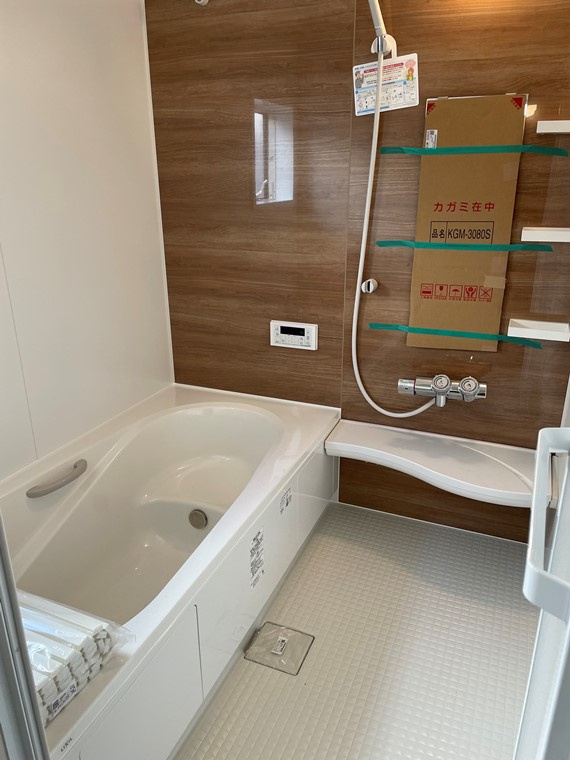泉町戸建の浴室