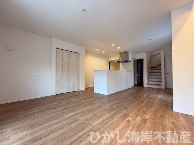 茅ケ崎市松林１丁目　新築戸建　全31区画の居間・リビング|18.8帖　LDK