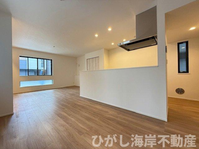 茅ケ崎市松林１丁目　新築戸建　全31区画の居間・リビング|18.8帖　LDK