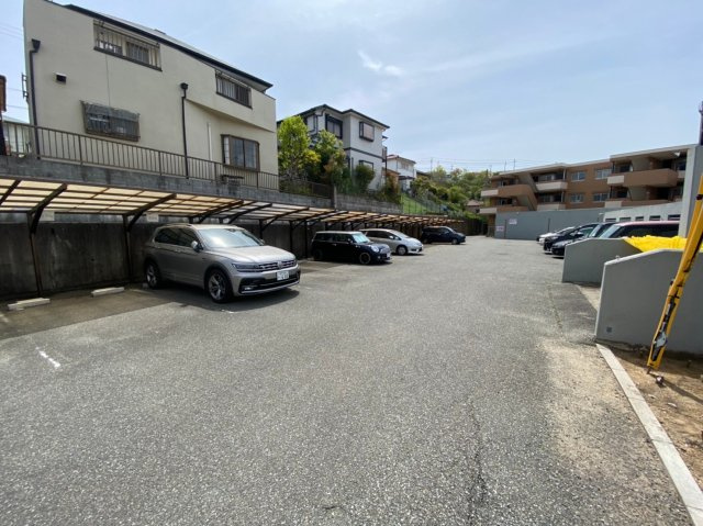 メル・ヴェーユ桃山台の駐車場