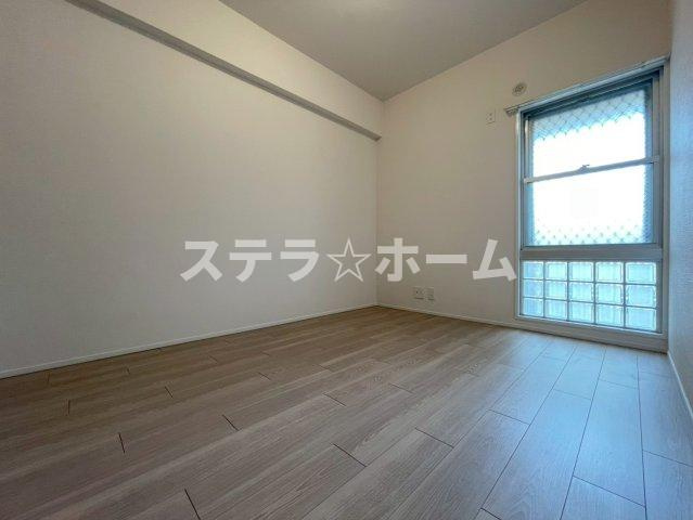 シティコーポ鴫野2号棟の洋室|落ち着いた色調の洋室です