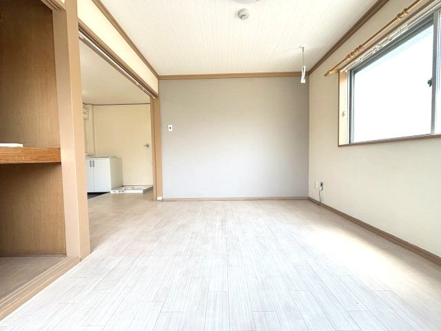 オレンジマンションの洋室