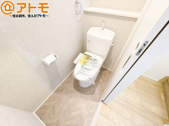 【トイレ】 | 駿河区高松2丁目　新築戸建　全1棟 | 年代を問わず使いやすい洗浄機能付きのトイレ♪肌への負担をも減らせるのでお子様の敏感なお肌も安心！