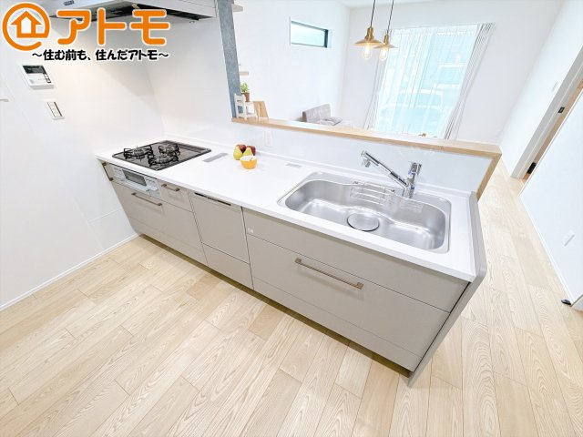 【キッチン】 | 駿河区高松2丁目　新築戸建　全1棟 | 対面式のキッチンはリビングを見渡すことができるので安心♪家族の会話も増えそうですね♪