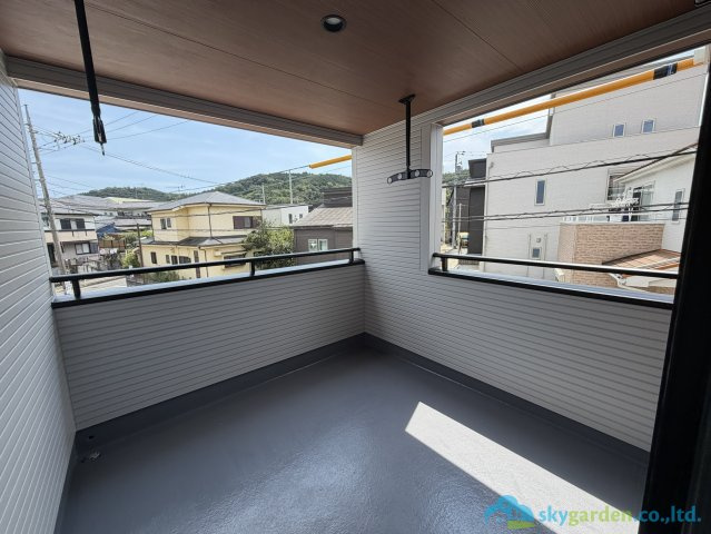 秦野市渋沢上2丁目　新築戸建　全1棟1号棟のバルコニー
