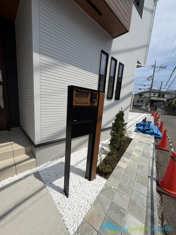 秦野市渋沢上2丁目　新築戸建　全1棟1号棟の玄関