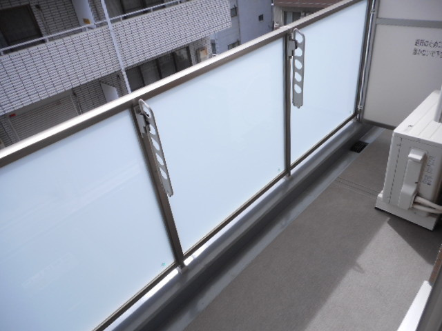 エムフラット秋葉原のバルコニー