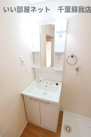 ヴェルメゾンおゆみ野Ｂの独立洗面台|独立洗面化粧台が付いています