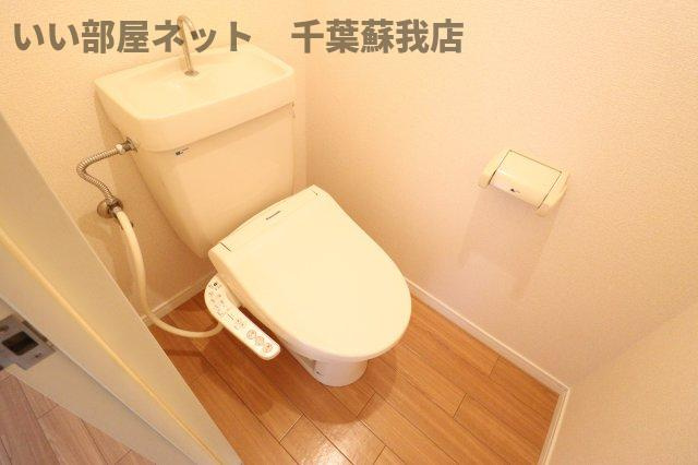 ヴェルメゾンおゆみ野Ｂのトイレ|落ち着いた色調のトイレです