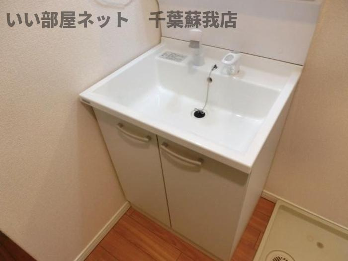 ヴェルメゾンおゆみ野Ｂの洗面所|コンパクトで使いやすい洗面所