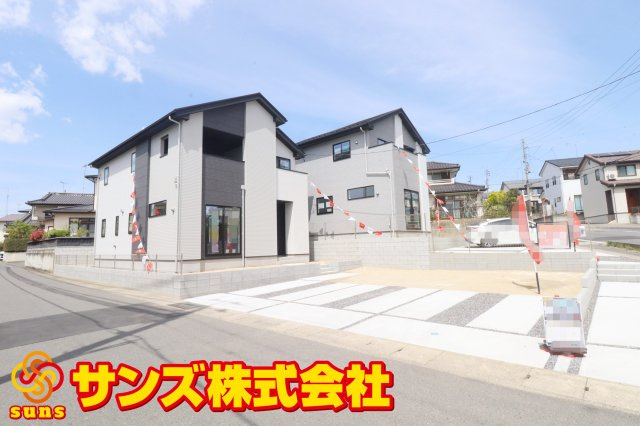 郡山市富田町字丸山　　　  １号棟　　　富田小学校、富田中学区　の外観|南西側から見た駐車場を含む外観♪