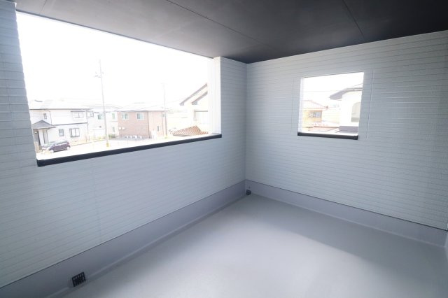 郡山市富田町字丸山　　　  １号棟　　　富田小学校、富田中学区　のバルコニー