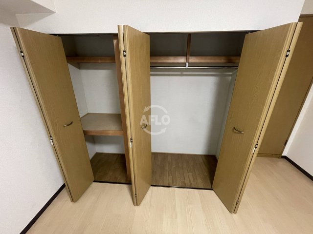 ハイシュタイン堀江の収納|ハイシュタイン堀江　クローゼット