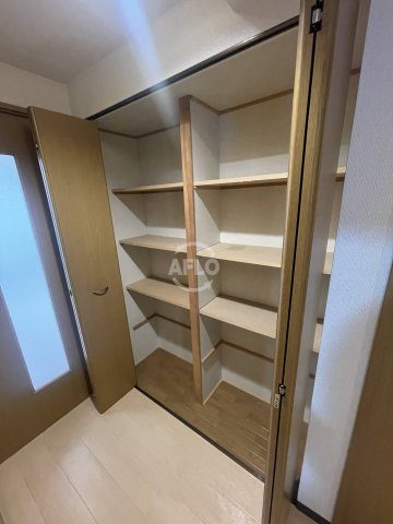 ハイシュタイン堀江の収納|ハイシュタイン堀江　物入
