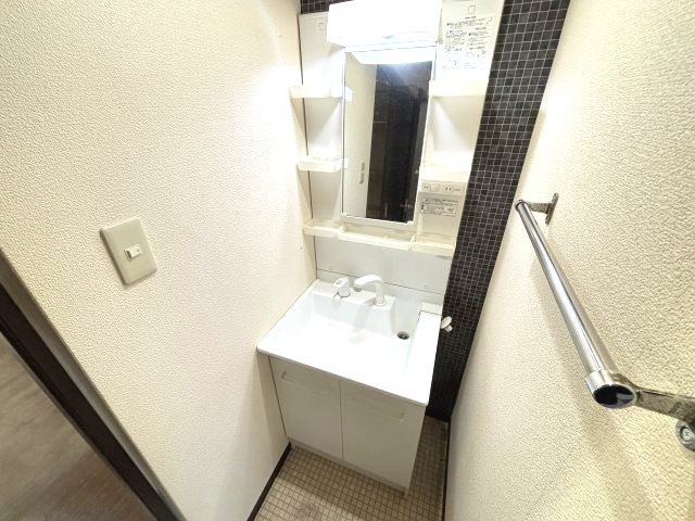 喜志新家1丁目貸家の洗面所
