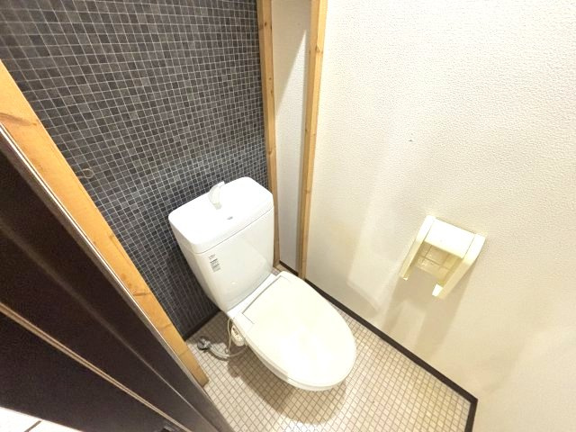 喜志新家1丁目貸家のトイレ