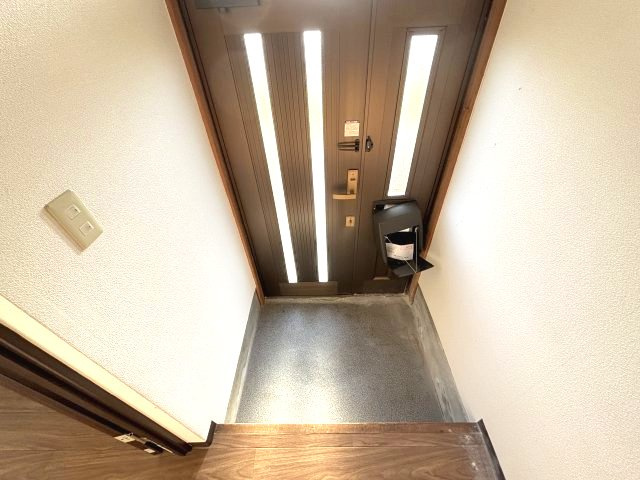 喜志新家1丁目貸家の玄関